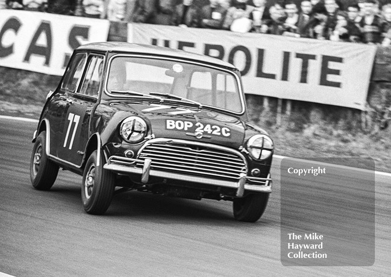 John Fitzpatrick, Broadspeed Mini Cooper S (BOP 242C), Old Hall Corner, Oulton Park Spring Race Meeting, 1965
