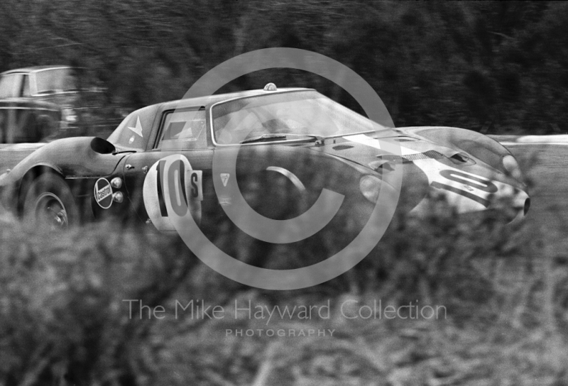 Ferrari 250LM of Paul Vestey and Roy Pike, 1968 BOAC 500, Brands Hatch
