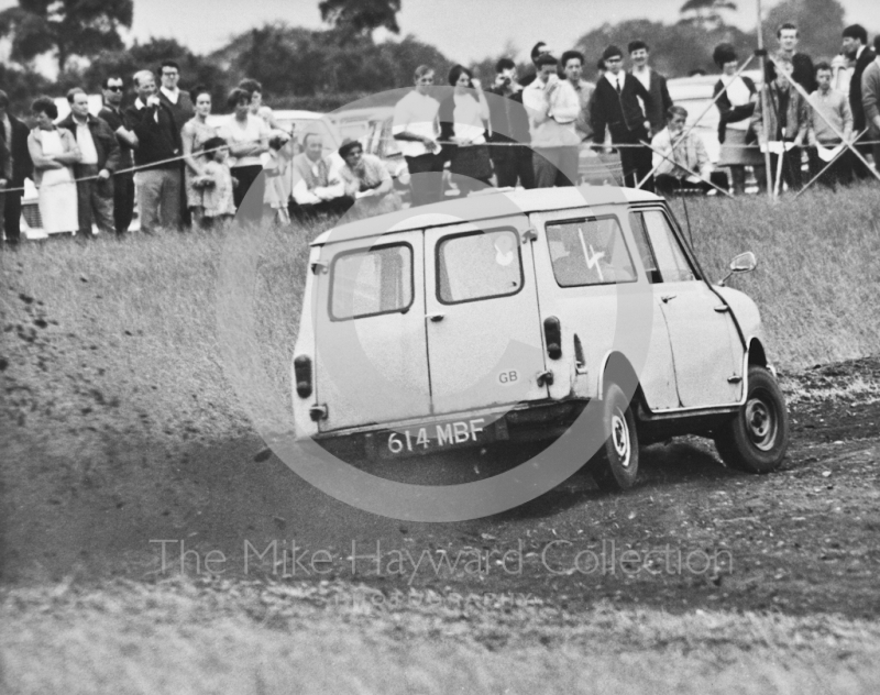 D Preece, Mini Cooper (reg no 614 MBF), Express & Star National Autocross, Pattingham, South Staffordshire, 1968.