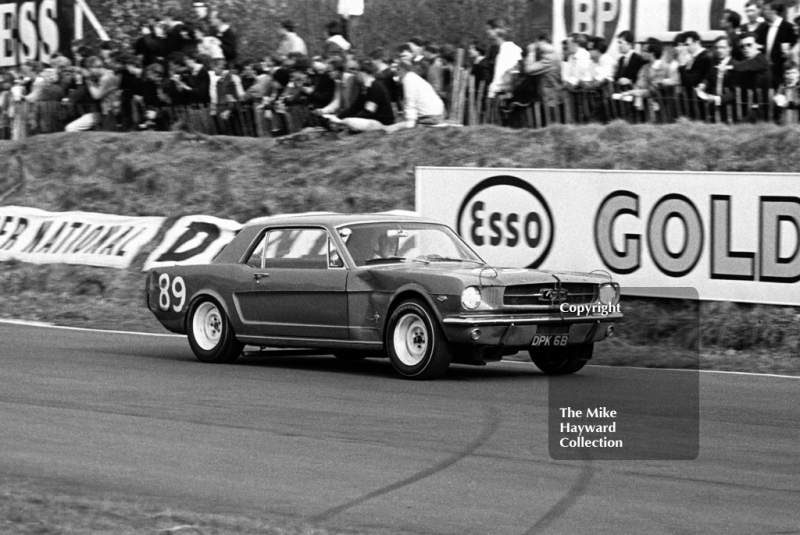 Winner Roy Pierpoint, Ford Mustang, Old Hall Corner, Oulton Park Spring Race Meeting, 1965
