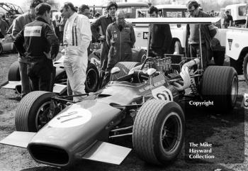 Mike Hailwood, Paul Hawkins Racing Lola T142/SL142/40 Chevrolet V8 - retired with driveshaft failure - Guards F5000 Championship, Oulton Park, April 1969.
