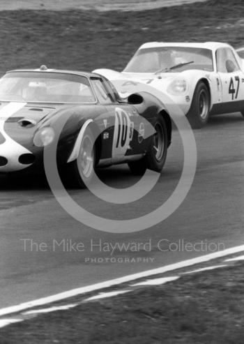 Paul Vestey/Roy Pike, Ferrari 250LM, and Digby Martland/Brian Classick, Chevron B8 BMW, BOAC 500, Brands Hatch, 1968
