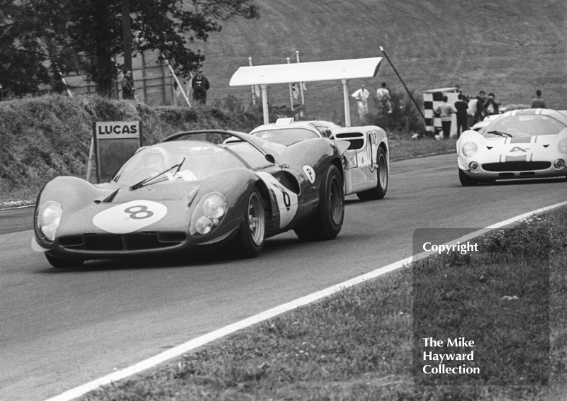 Jonathan Williams/Paul Hawkins, Ferrari 330P4; Phil Hill/Mike Spence, Chaparral 2F; and Jack Brabham/Denny Hulme, Lola T70 Mk3, Brands Hatch, BOAC 500 1967.