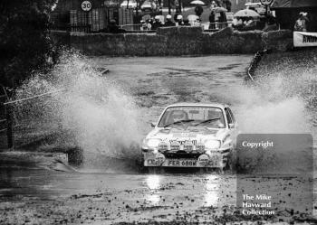 Terry Kaby/Michael Nicholson (FER 688W), Vauxhall Chevette, water splash, Sutton Park, RAC Rally 1982
