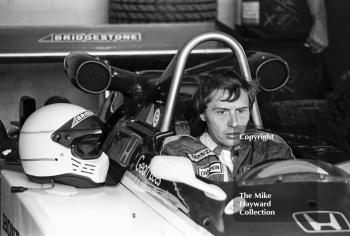 Geoff Lees, Ralt RH6/81, in the pits, John Howitt F2 Trophy, Donington, 1981
