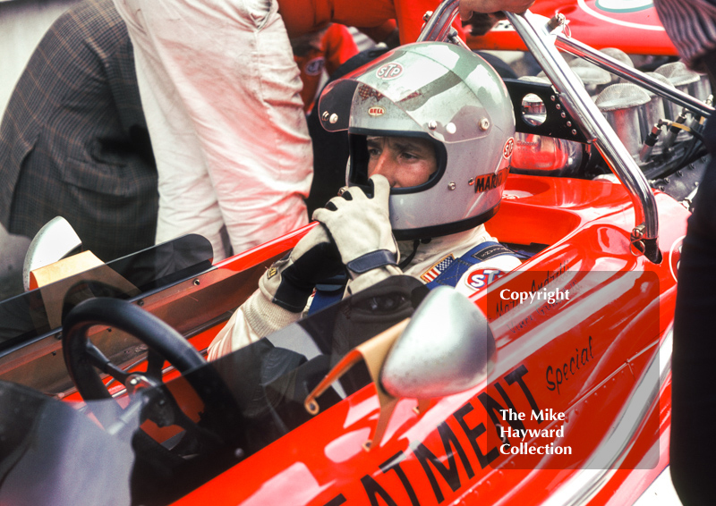 The F1 World Championship at the British Grand Prix: 70 Years in  Photographs: Mirrorpix: 9780750994385: : Books