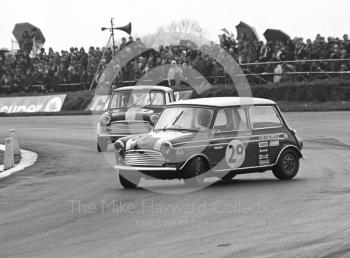 Chris Montague, Mini Cooper S, Malc Leggate, Mini Cooper, GKN Forgings Trophy Race, Silverstone International Trophy meeting 1970.

