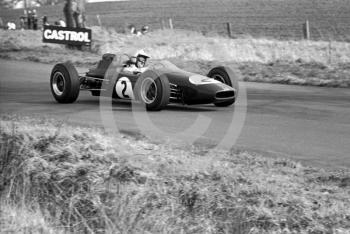 Denny Hulme, Brabham BT16 (chassis F2-10-65) Cosworth, Oulton Park, Spring International 1965.
