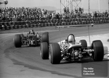 Graham Hill, Lotus 59B, leads out of the chicane, Thruxton, 1969 Wills Trophy.
