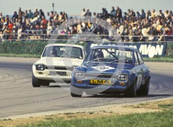 Rod Mansfield, Ford Escort RS 1600, Vince Woodman, Ford Escort, GKN Transmissions Trophy, International Trophy meeting, Silverstone, 1971.
