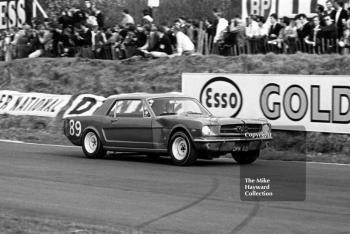 Winner Roy Pierpoint, Ford Mustang, Old Hall Corner, Oulton Park Spring Race Meeting, 1965
