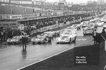 Chris Amon/Arturo Merzario, Ferrari 512S, Jacky Ickx/Jackie Oliver, Ferrari 512S and Vic Elford/Denny Hulme, Porsche 917, on the front row, BOAC 1000kms, Brands Hatch, 1970.
